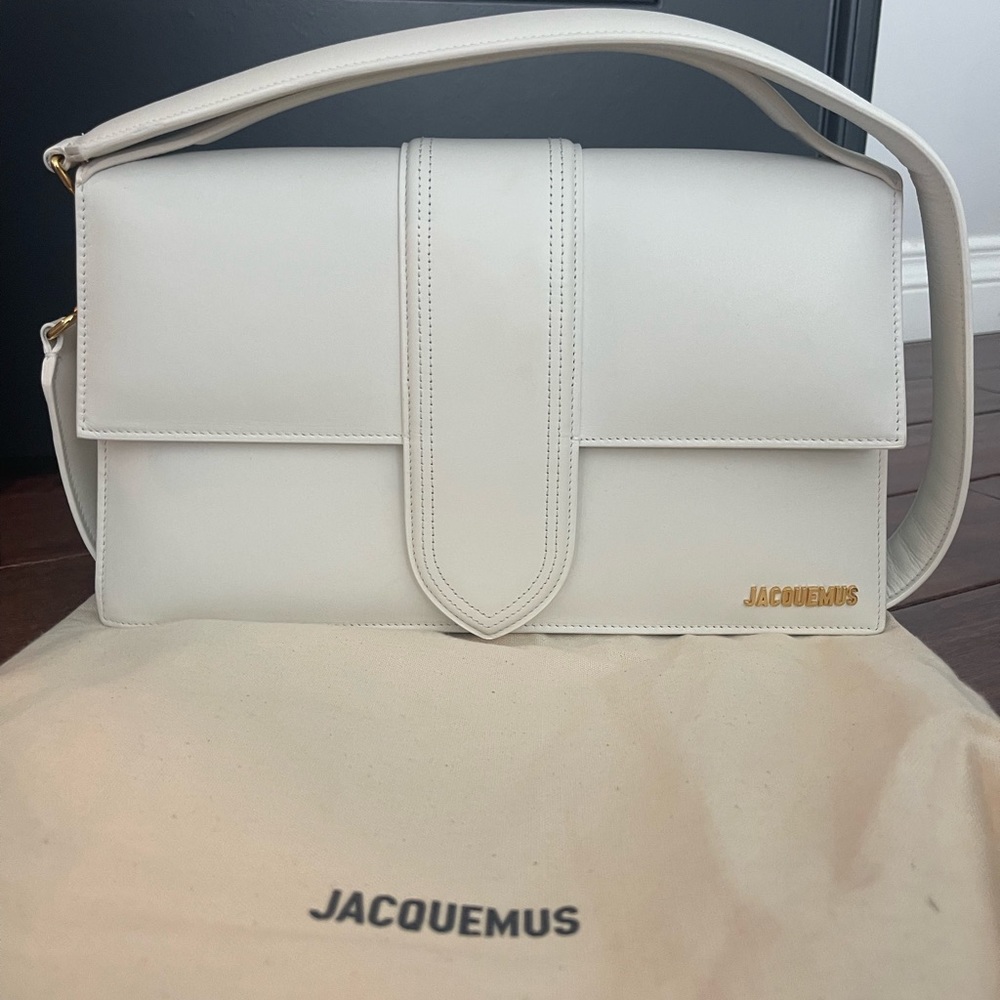 White jacquemus bag